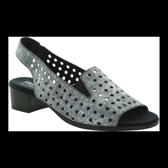 Munro Shoes - Munro Mickee Blue Metallic Nubuck Sandals 7 new